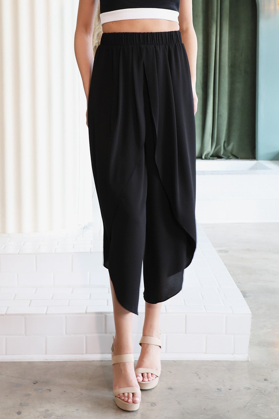 Matte Crepe Pleated Wide Leg Pants